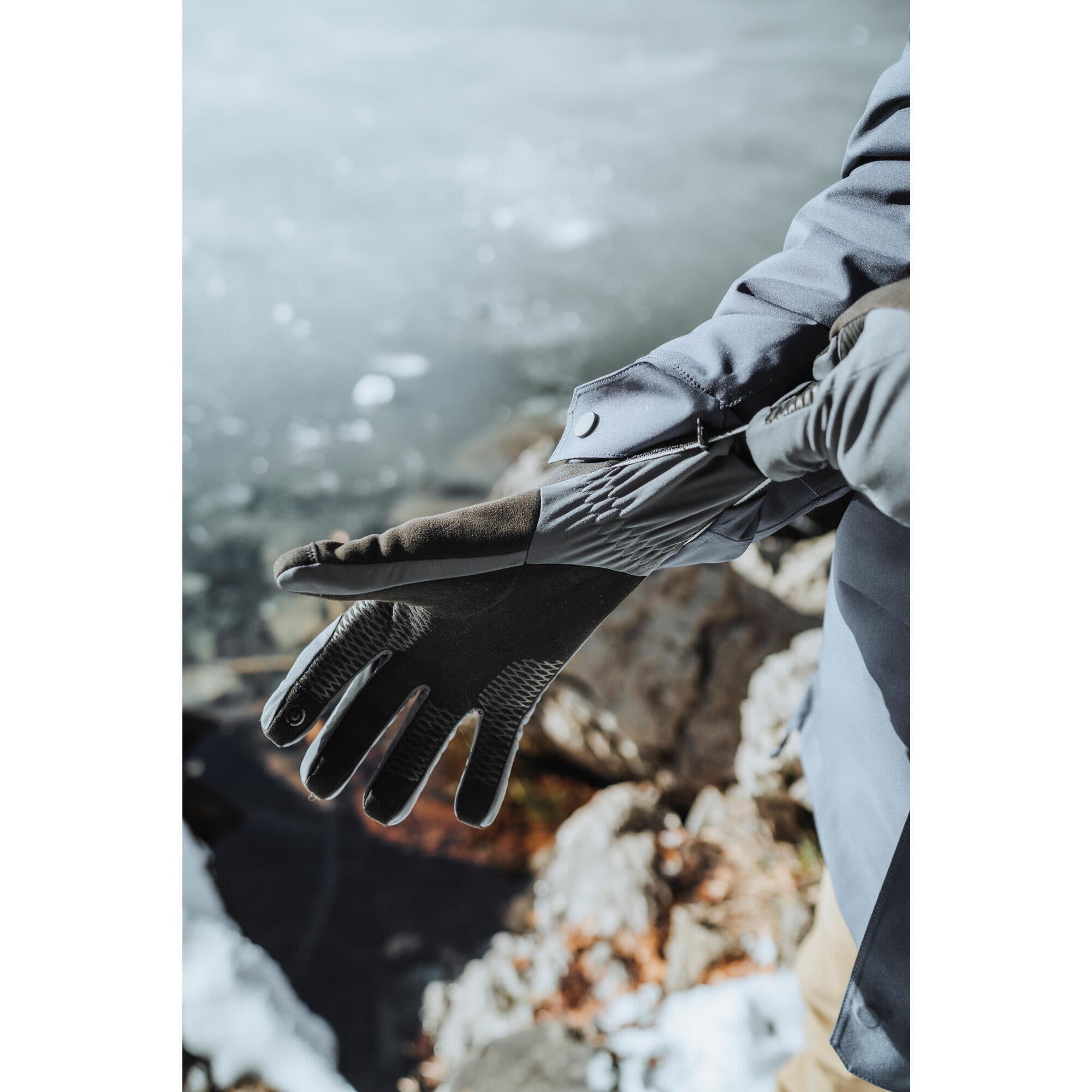 Forclaz Adult MT900 Backpacking Gloves - Image 11